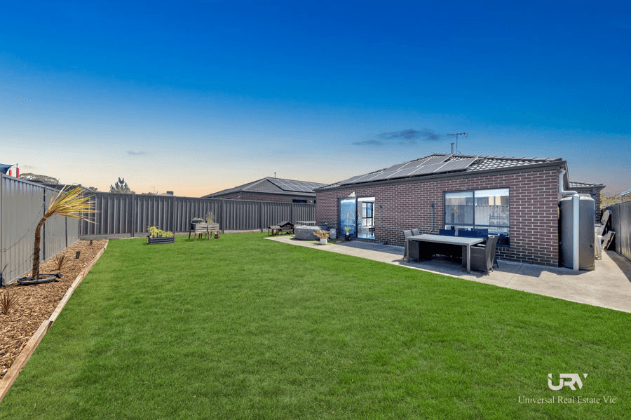 8 Wispering Circuit, KILMORE, VIC 3764