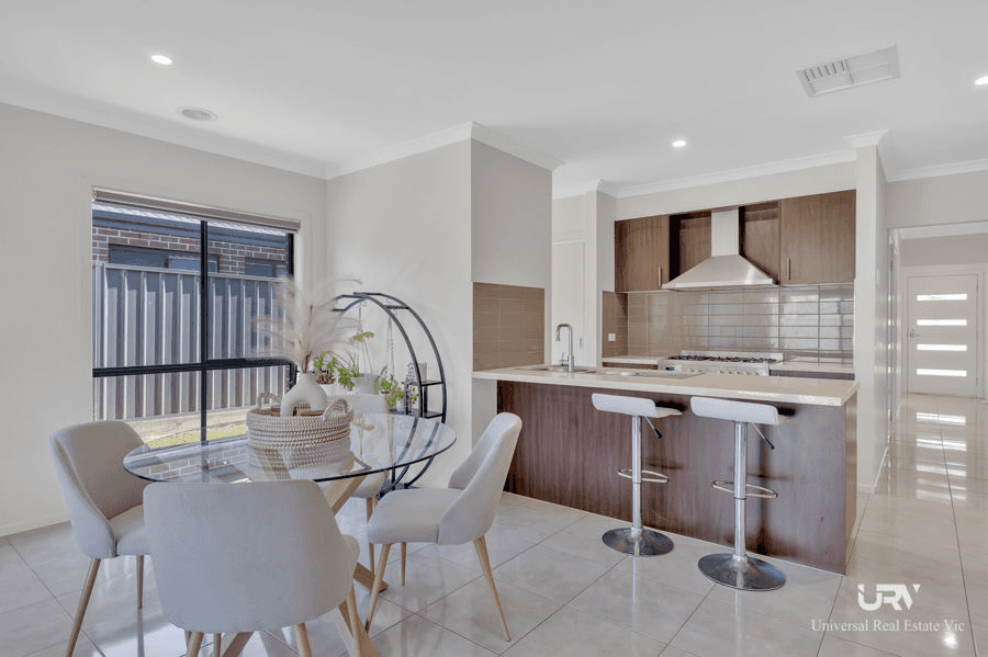 8 Wispering Circuit, KILMORE, VIC 3764