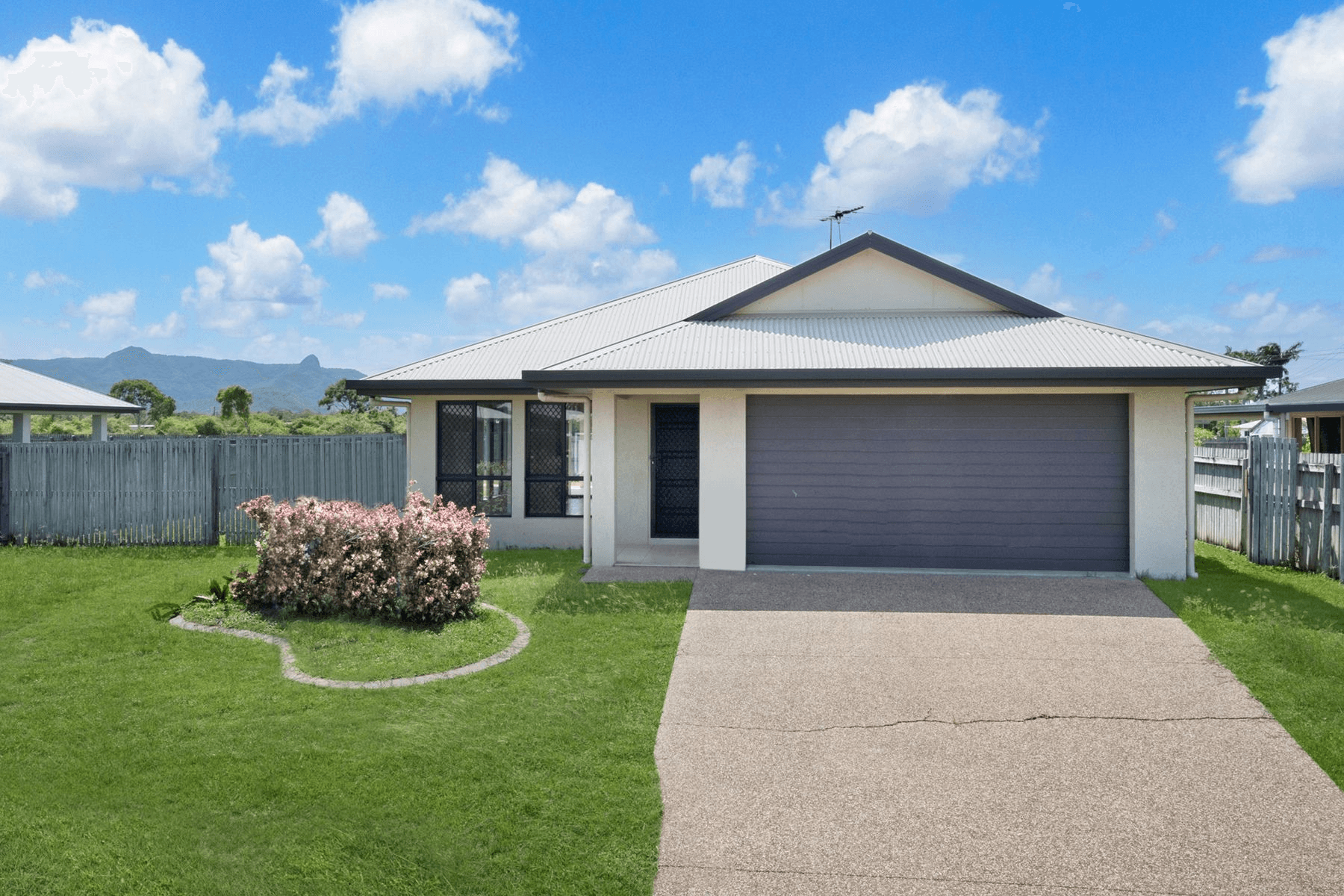 11 Stella Street, KELSO, QLD 4815