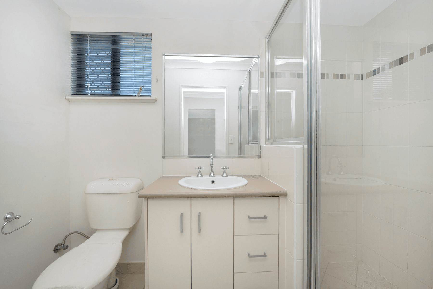 11 Stella Street, KELSO, QLD 4815
