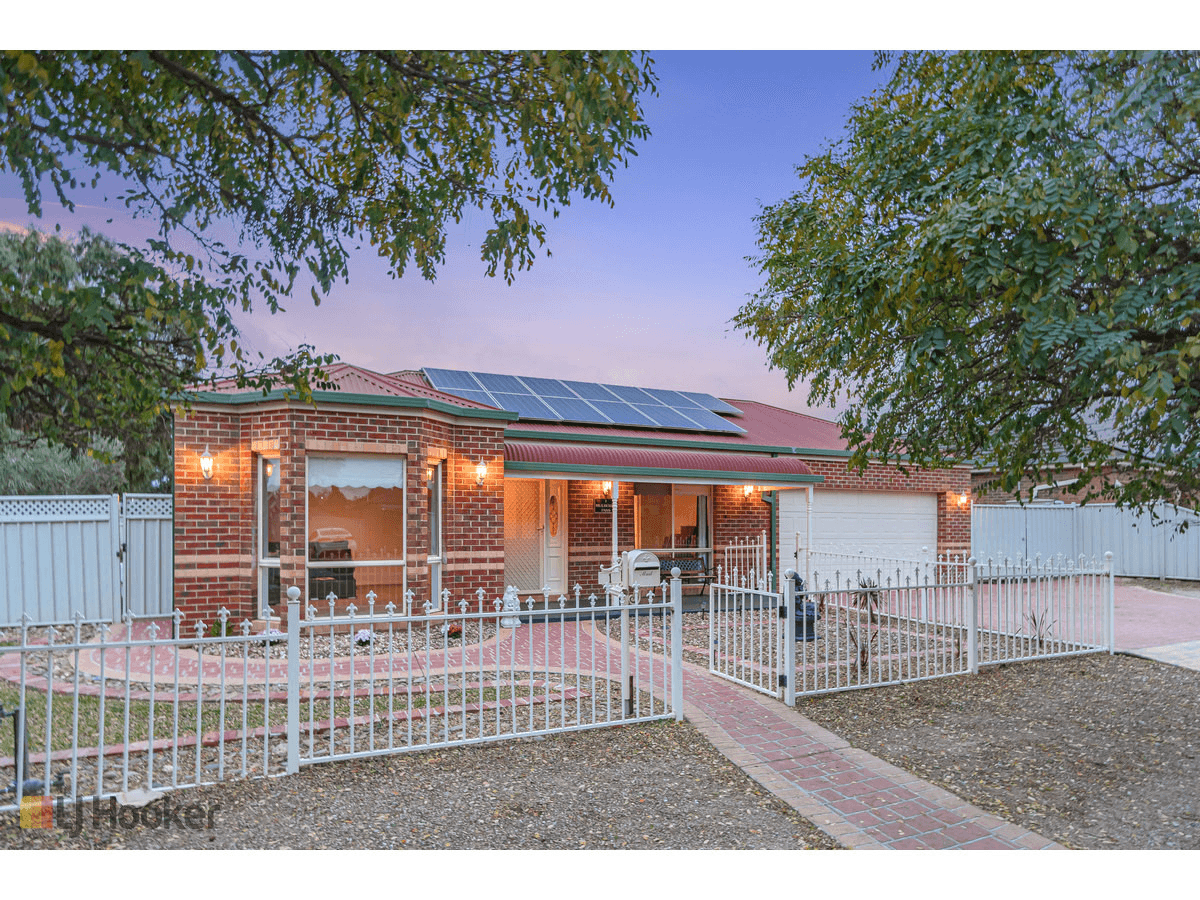 1 Mulberry Pass, CRAIGIEBURN, VIC 3064