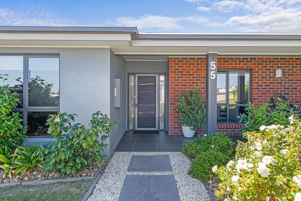 55 COUNTRY CLUB Drive, Lakes Entrance, VIC 3909