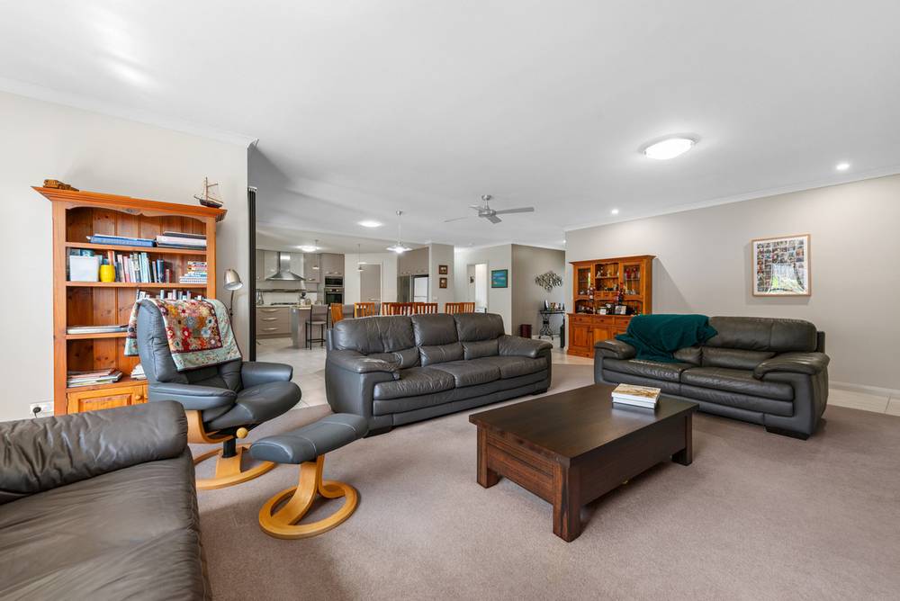 55 COUNTRY CLUB Drive, Lakes Entrance, VIC 3909