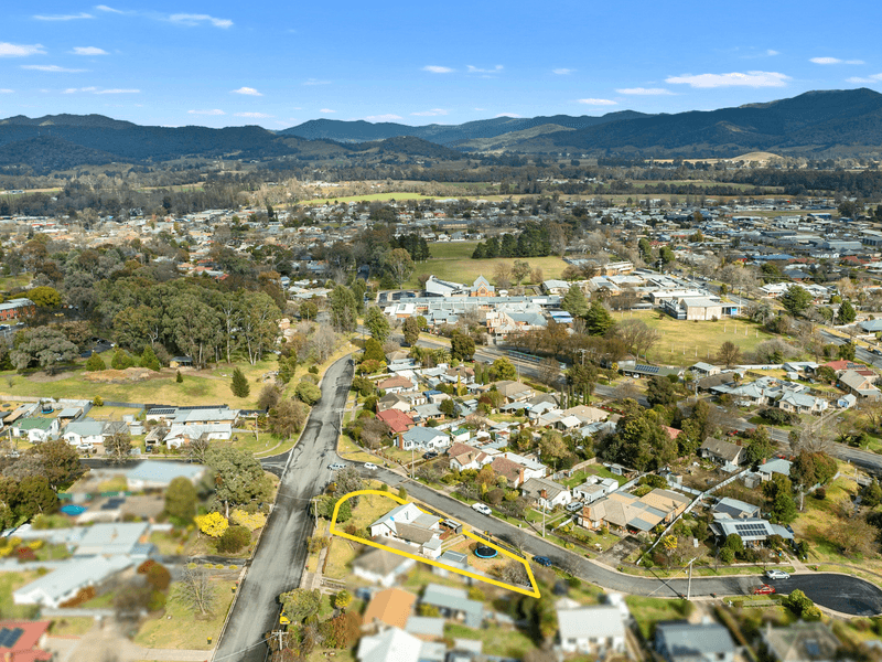 45 Lawrence Street, MYRTLEFORD, VIC 3737