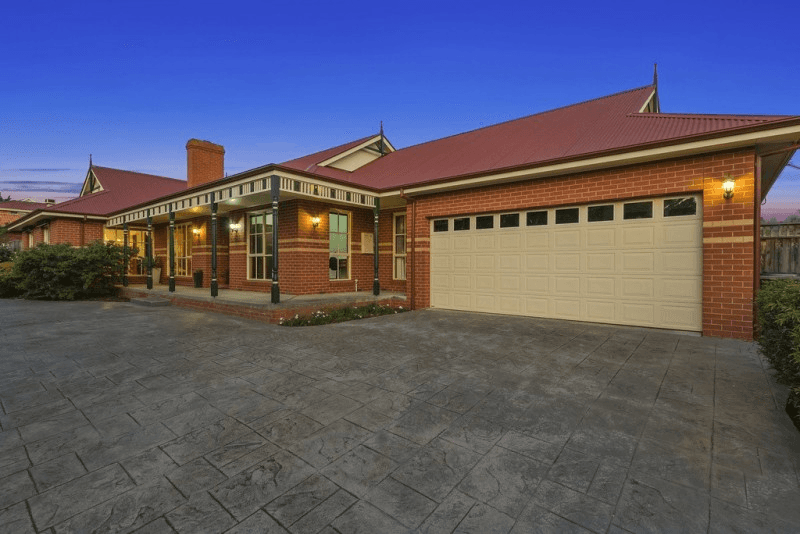 100 Yellowgum Boulevard, SUNBURY, VIC 3429