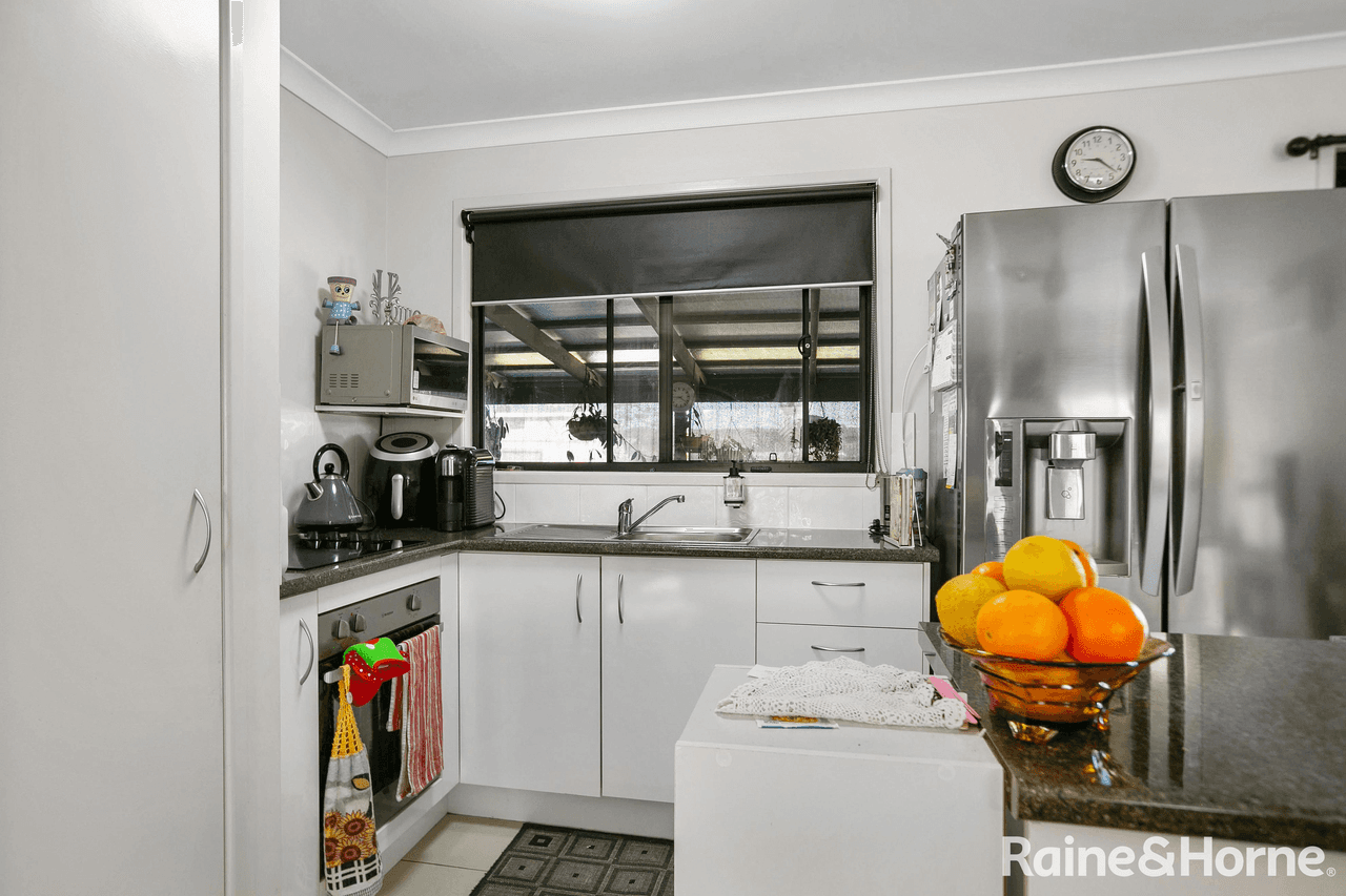 64 Marco Polo Drive, COOLOOLA COVE, QLD 4580