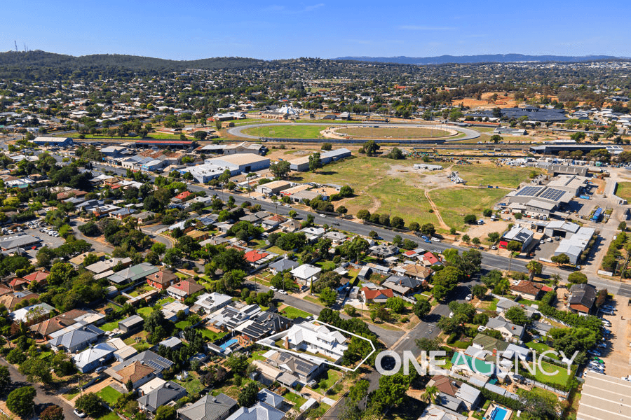 55 MEURANT AVENUE, WAGGA WAGGA, NSW 2650