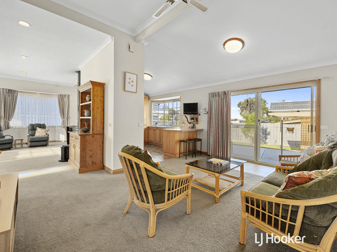 9 The Crescent, INVERLOCH, VIC 3996