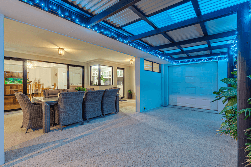 9 Wrasse Corner, YANCHEP, WA 6035