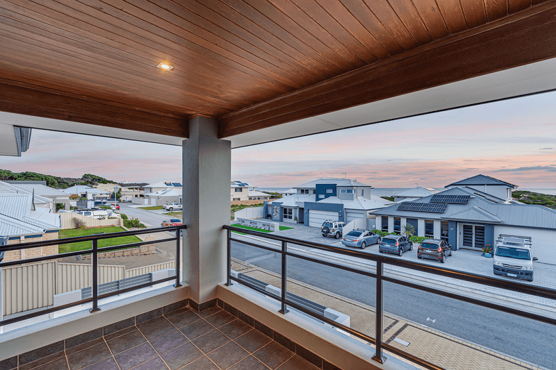 9 Wrasse Corner, YANCHEP, WA 6035