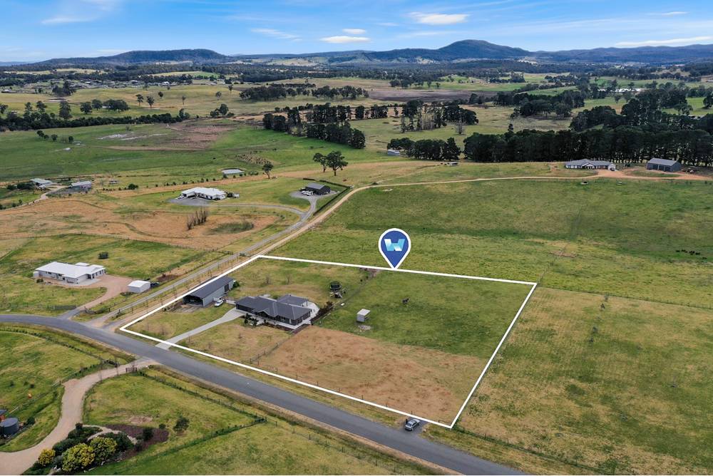 16 Davidson Drive, Wy Yung, VIC 3875