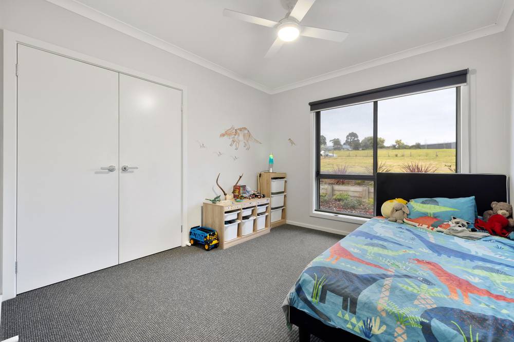 16 Davidson Drive, Wy Yung, VIC 3875