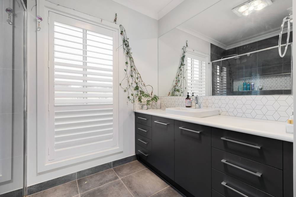 16 Davidson Drive, Wy Yung, VIC 3875