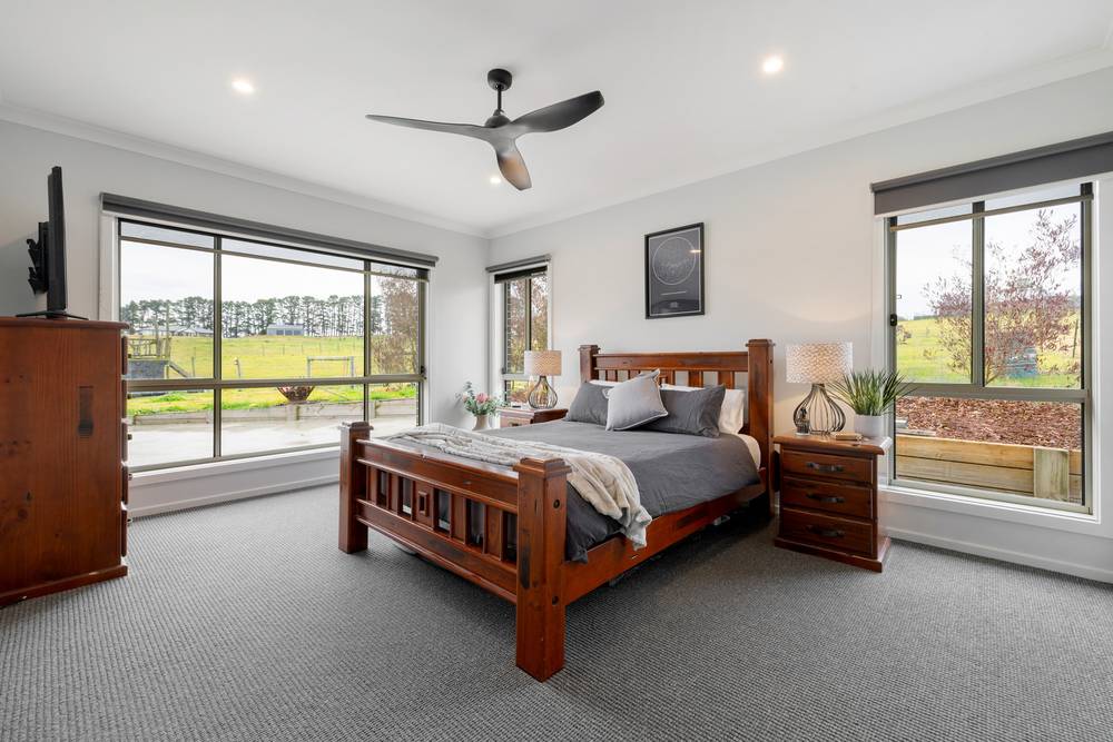 16 Davidson Drive, Wy Yung, VIC 3875