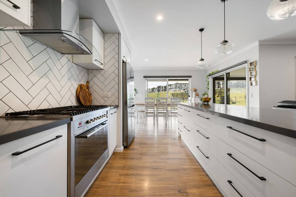 16 Davidson Drive, Wy Yung, VIC 3875