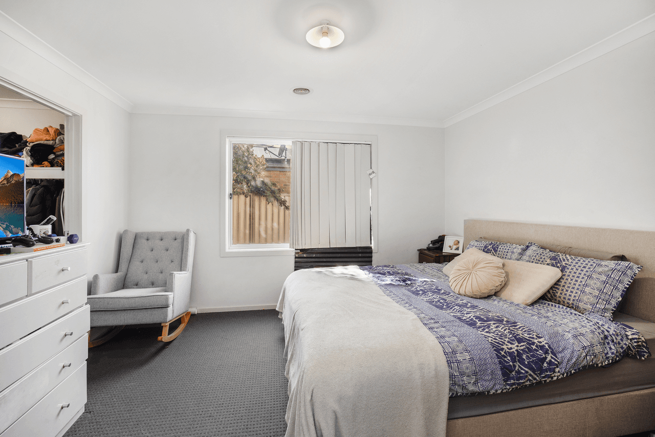 90 Henry Road, PAKENHAM, VIC 3810