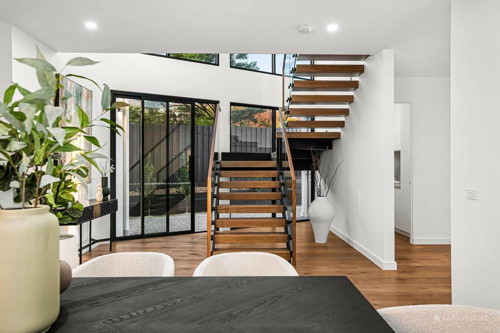 1 Viewhill Road, BALWYN NORTH, VIC 3104