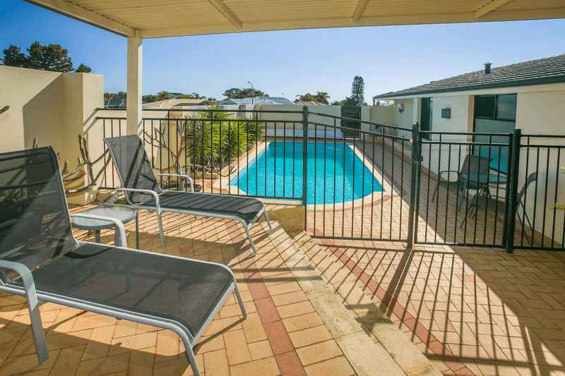 2 San Place, MULLALOO, WA 6027