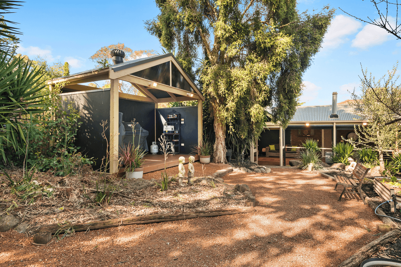 8 Evelyn Street, WHITTLESEA, VIC 3757