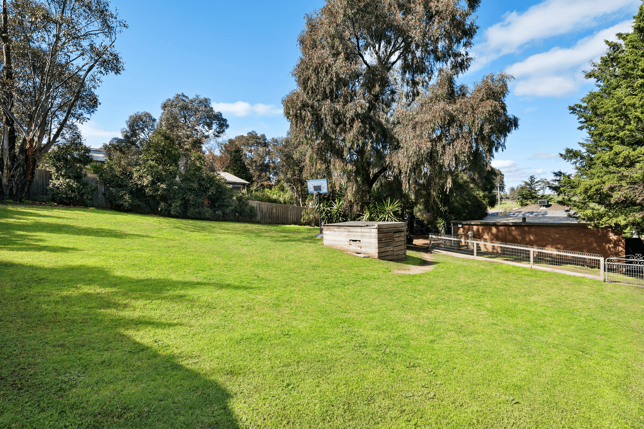 8 Evelyn Street, WHITTLESEA, VIC 3757