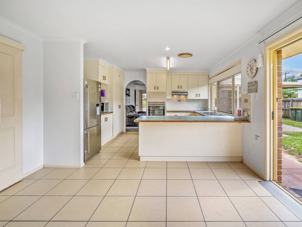 54 Ann Street, Torquay, Qld 4655