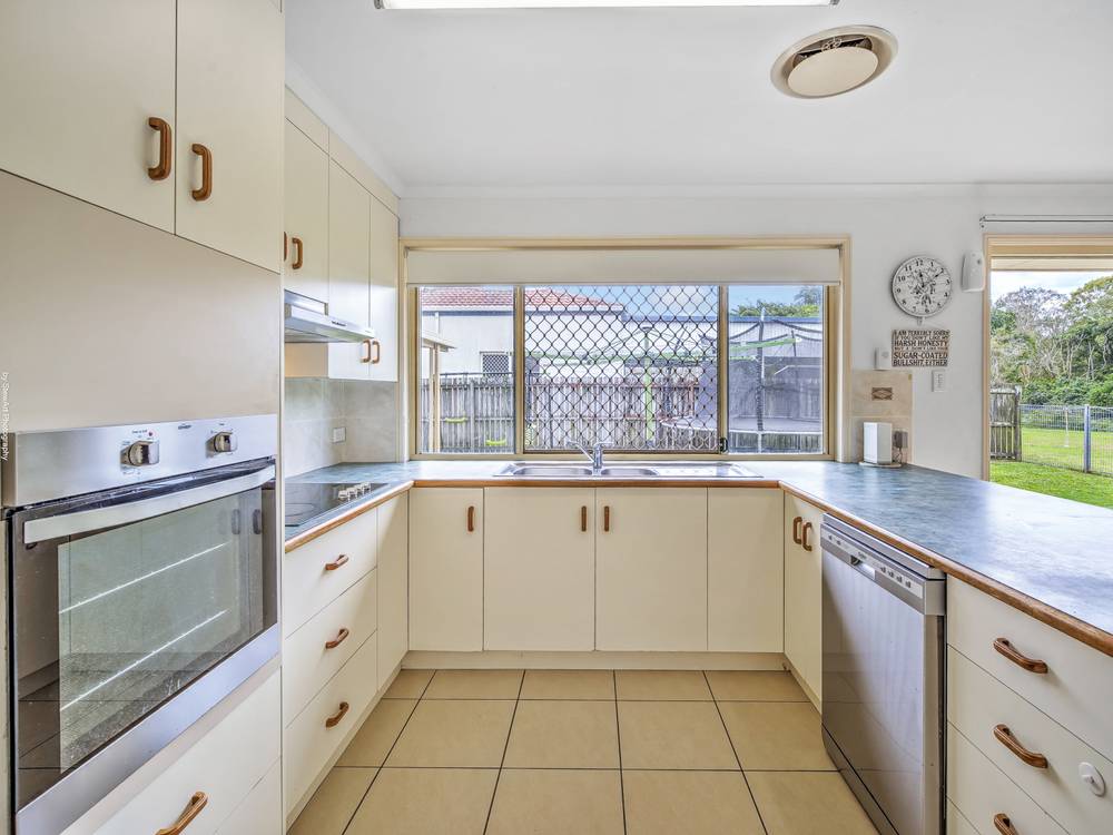54 Ann Street, Torquay, Qld 4655