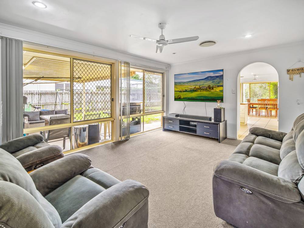 54 Ann Street, Torquay, Qld 4655