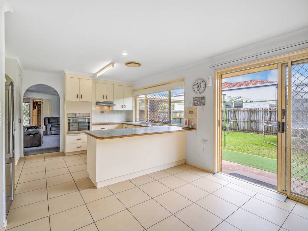 54 Ann Street, Torquay, Qld 4655