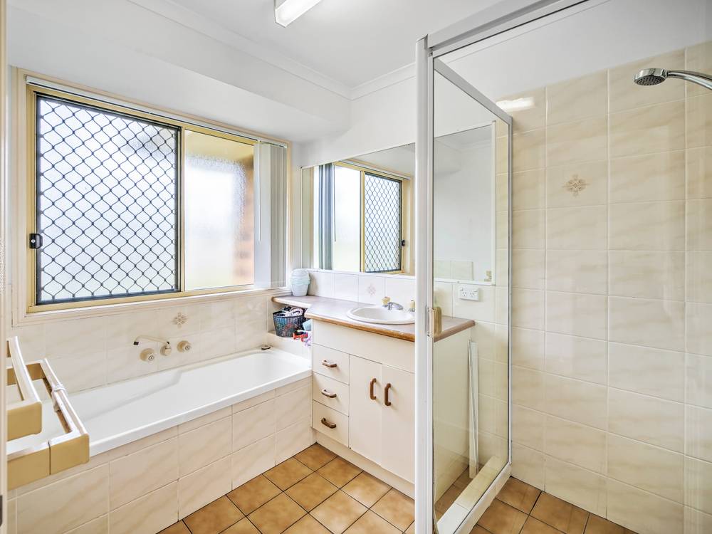 54 Ann Street, Torquay, Qld 4655