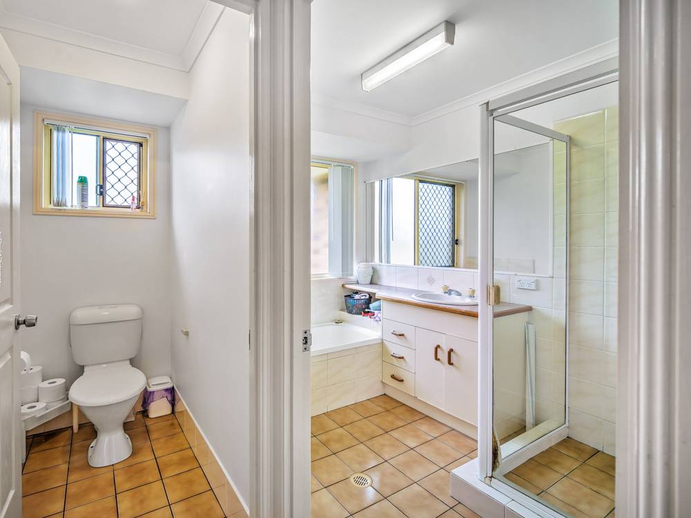 54 Ann Street, Torquay, Qld 4655