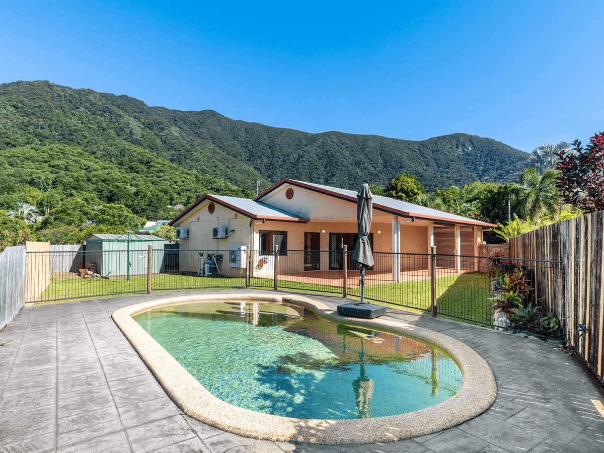 3 Acmena Close, Redlynch, QLD 4870