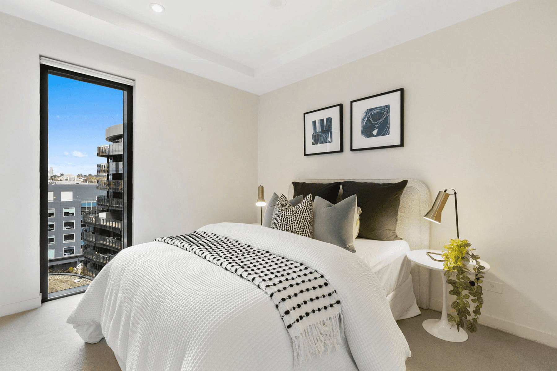 811/227 Toorak Road, SOUTH YARRA, VIC 3141