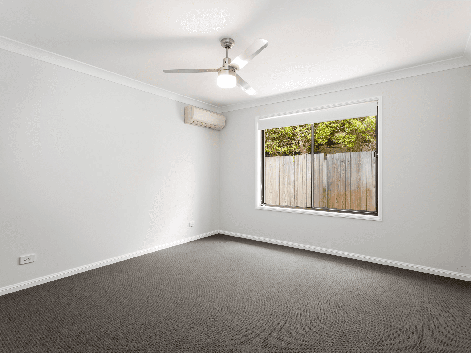 60A Serafina Drive, HELENSVALE, QLD 4212