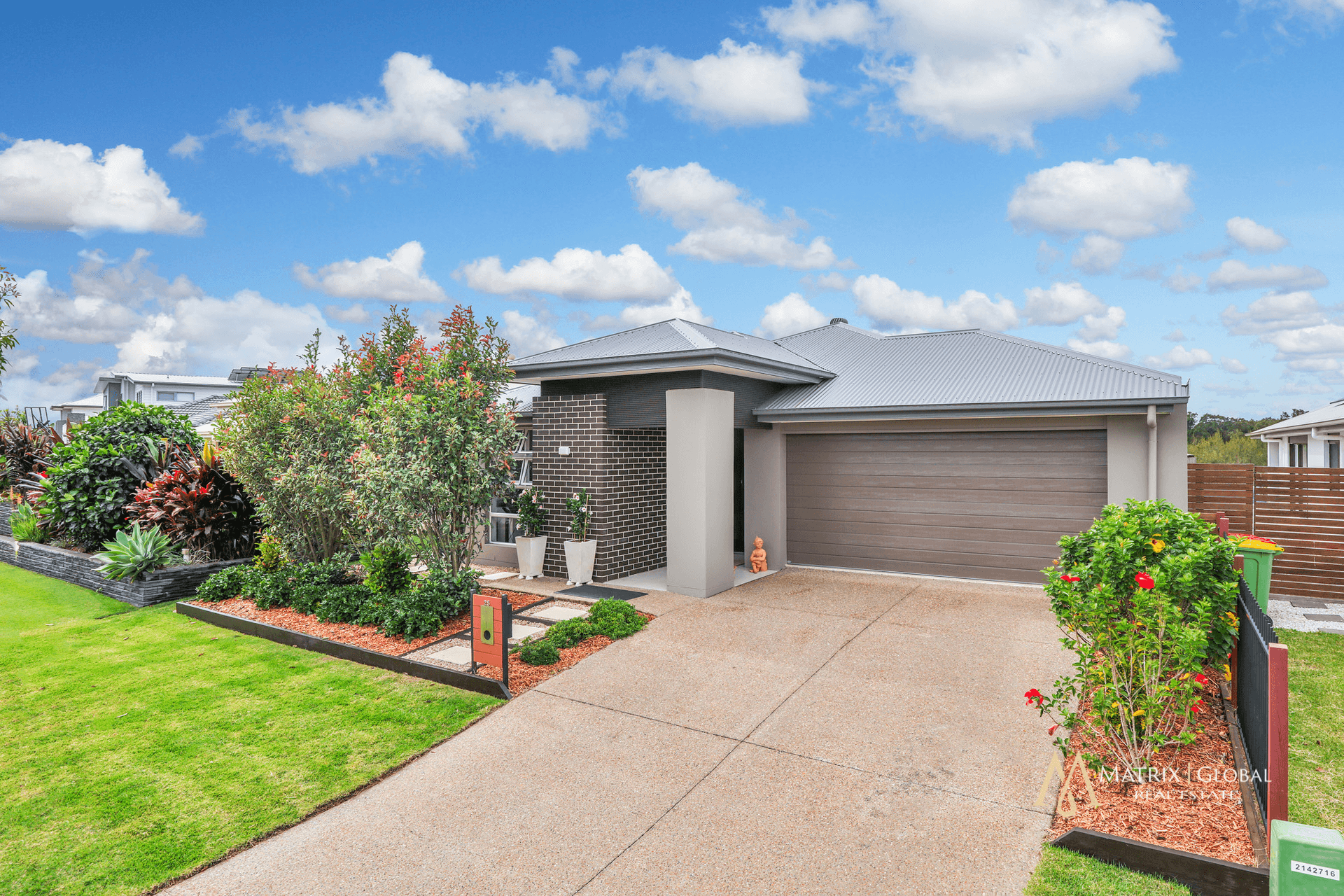 25 Whitsunday Circuit, Pimpama, QLD 4209