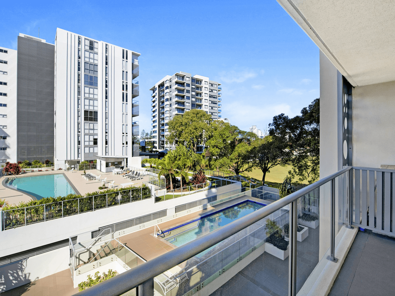 411/17 Bath Street, LABRADOR, QLD 4215