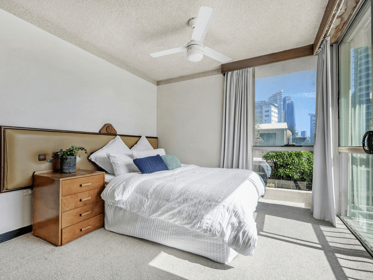 65 Garfield Terrace, SURFERS PARADISE, QLD 4217