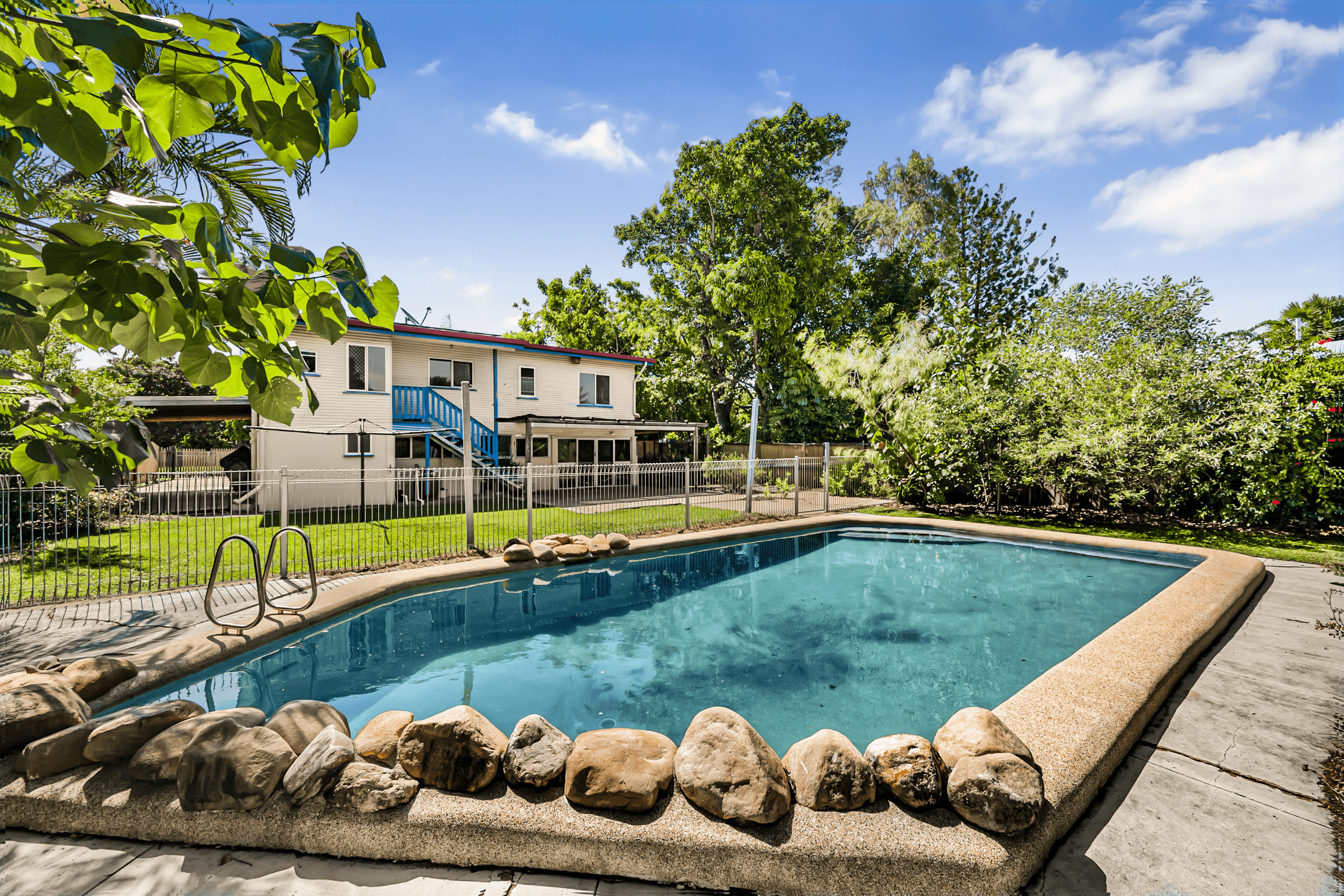 4 Devon Street, GULLIVER, QLD 4812