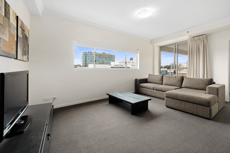 301/11 Ellenborough Street, WOODEND, QLD 4305