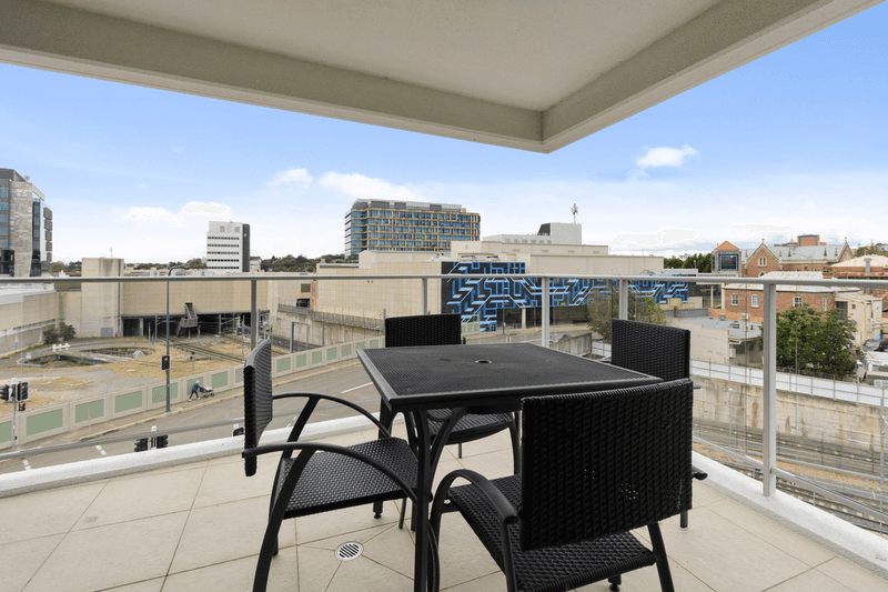 301/11 Ellenborough Street, WOODEND, QLD 4305