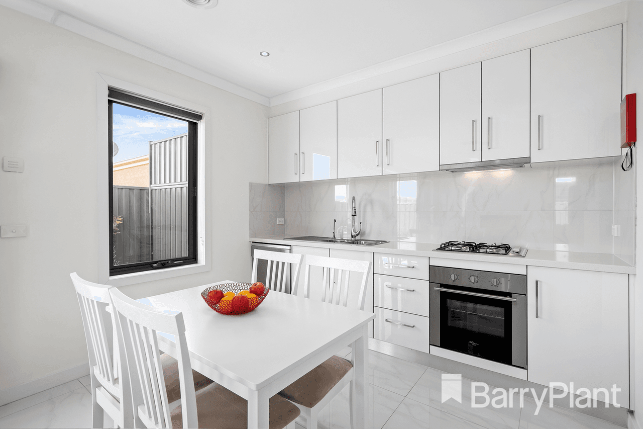 4/11 Loxwood Court, Deer Park, VIC 3023