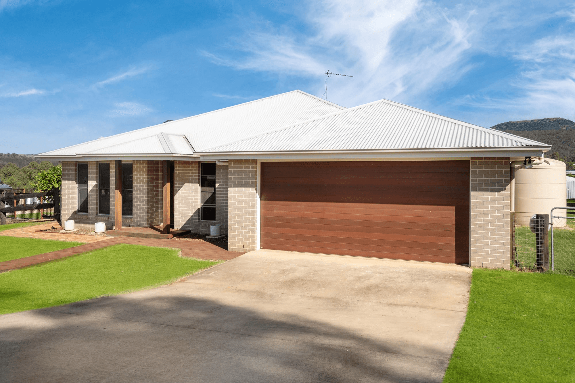 1 Pepperwood Place, WITHCOTT, QLD 4352