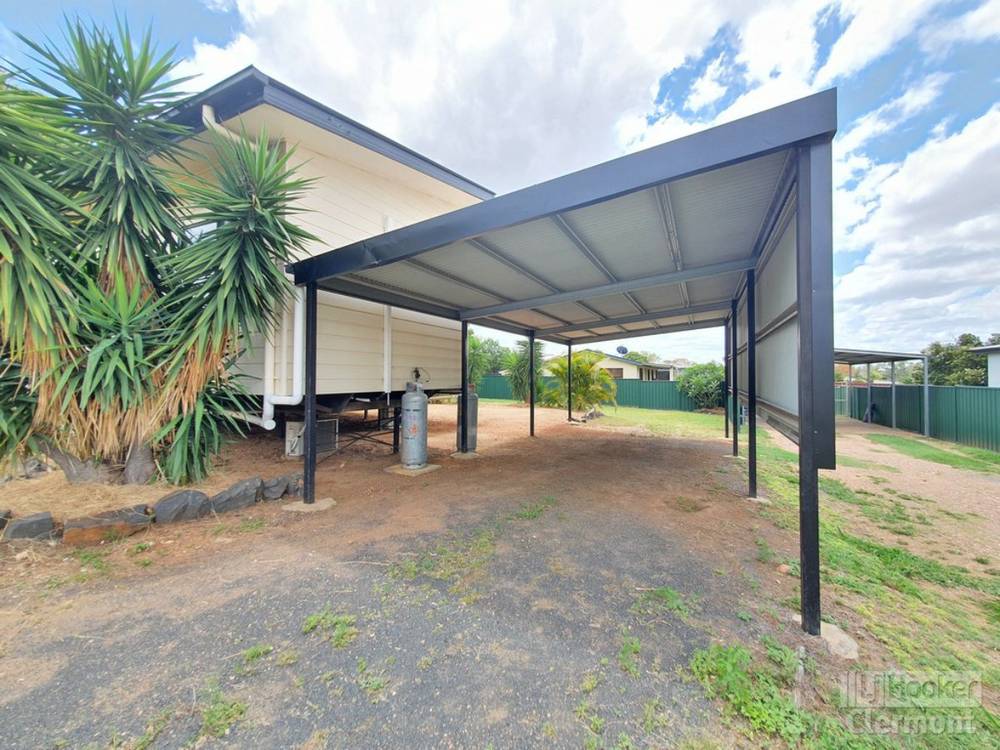 4 East Lane, CLERMONT, QLD 4721