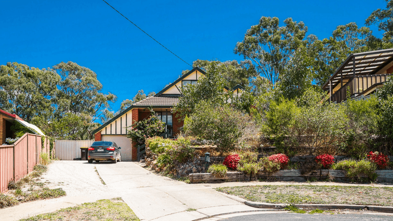 10 CLAREY AVENUE, SEYMOUR, VIC 3660