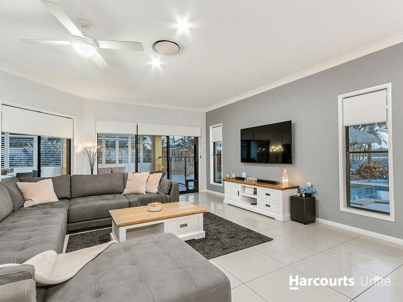 84 Mariner Boulevard, DECEPTION BAY, QLD 4508