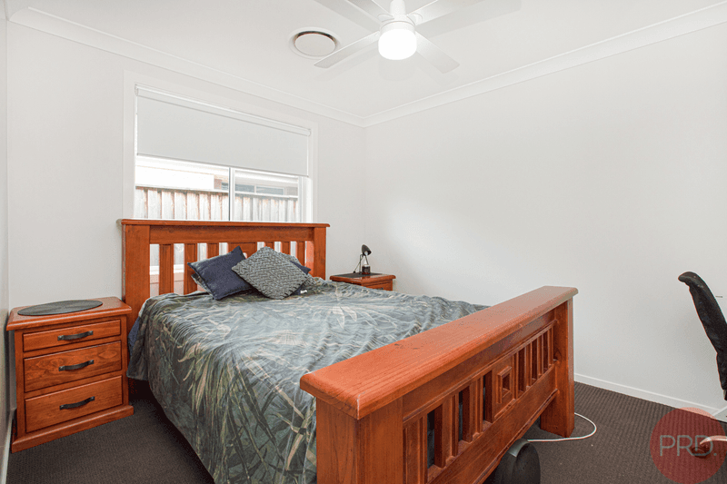 4 Songlark Place, ABERGLASSLYN, NSW 2320