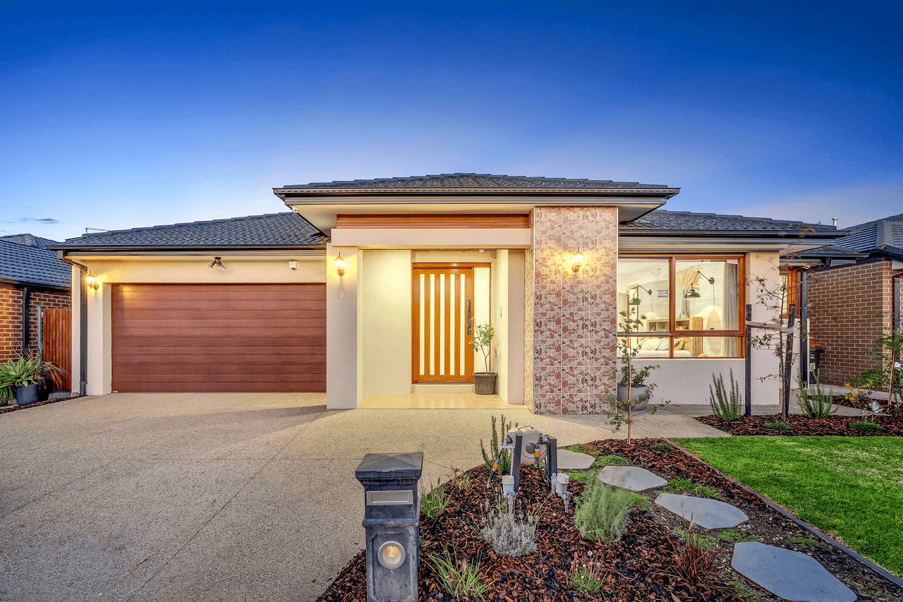 16 Fenwick Parade, MICKLEHAM, VIC 3064