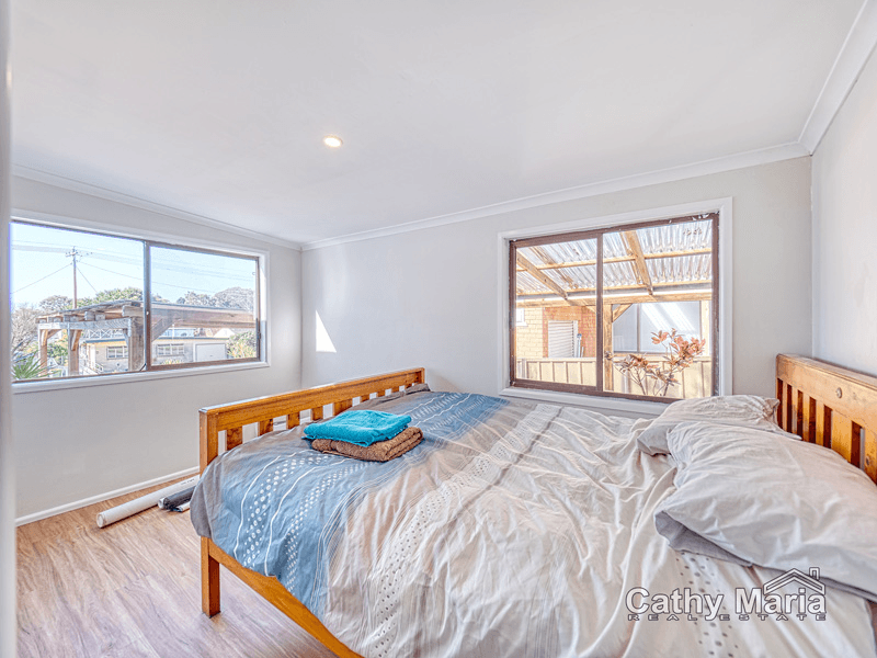 7 Ballarat Avenue, MANNERING PARK, NSW 2259