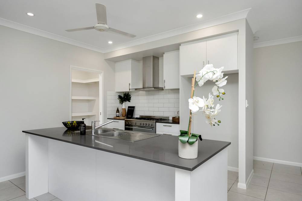 10 Pamela Court, RASMUSSEN, QLD 4815