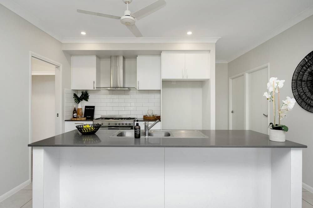 10 Pamela Court, RASMUSSEN, QLD 4815