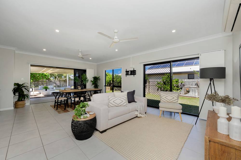 10 Pamela Court, RASMUSSEN, QLD 4815